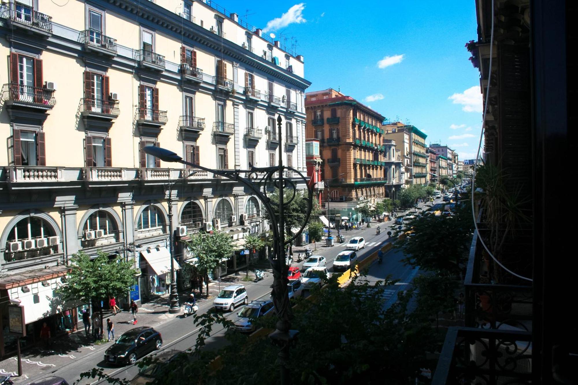Bianchi Mediterranei B&B Naples Exterior photo
