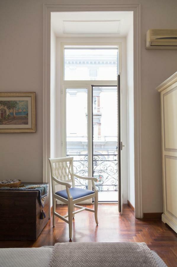 Bianchi Mediterranei B&B Naples Exterior photo